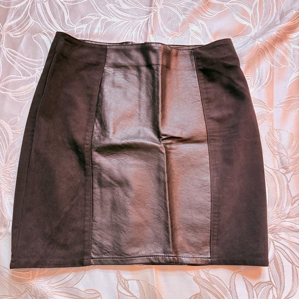 H&M Black on Black Faux Leather Suede Panel Fitted Mini Skirt Back Zipper 2